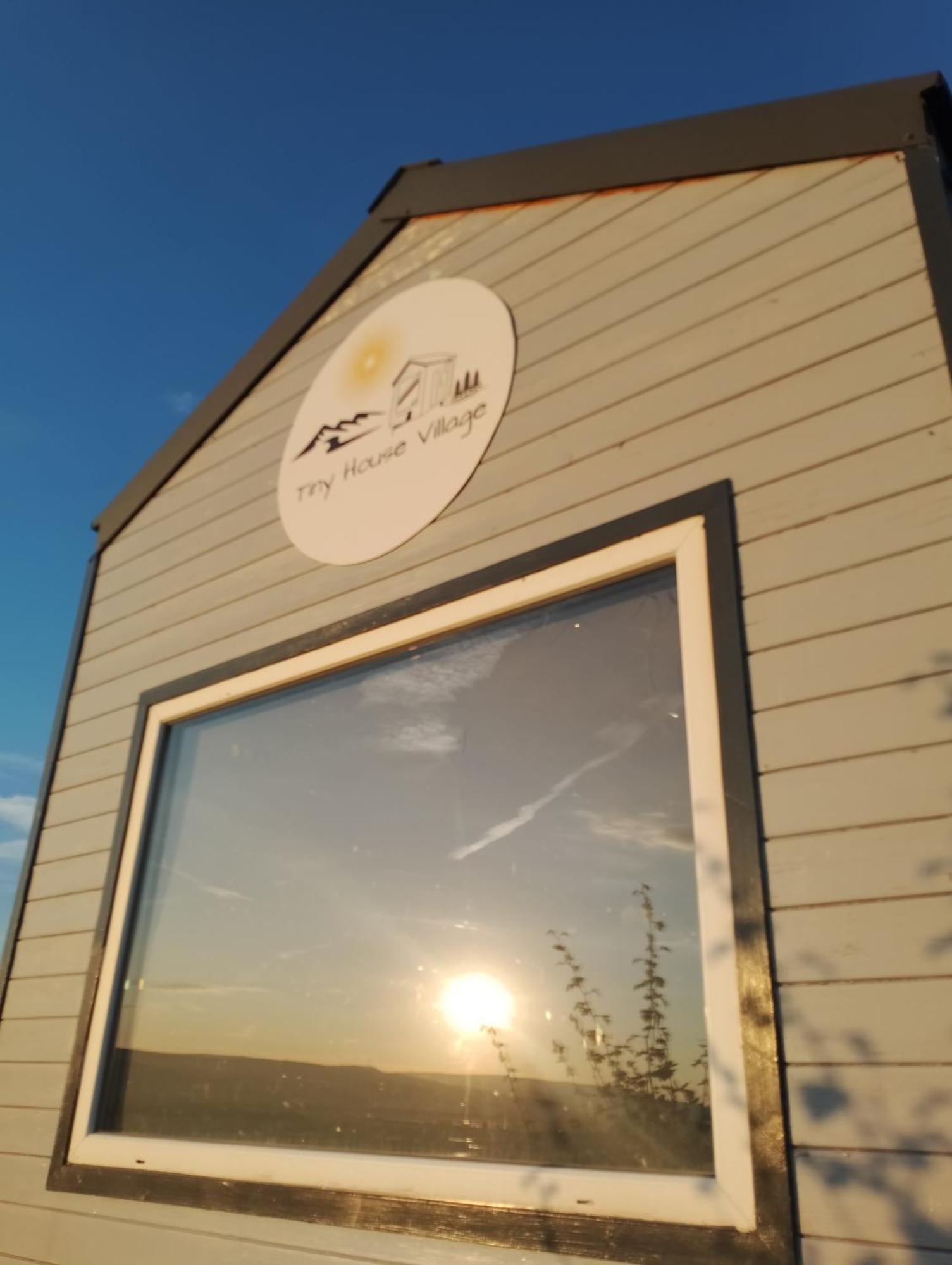 Tiny House Cluj With Jacuzzi Villa Sinnicoara Bagian luar foto